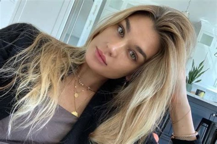 Shayna Taylor Shows Off Her Sizzling Curves In Alluring Bathing Suit Pictures — They Prove That Ryan Seacrest Is A Distant Memory