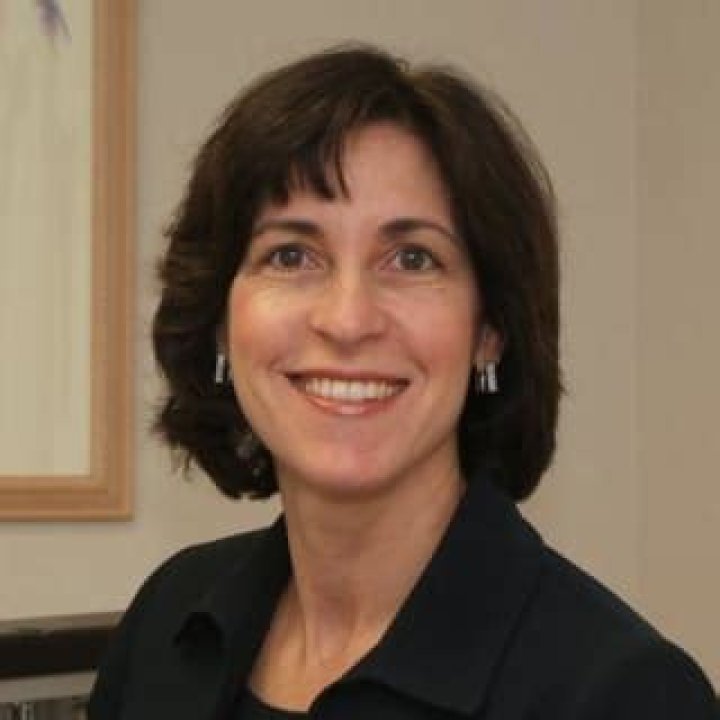 Dr. Shelley Halper, MD – La Grange, IL