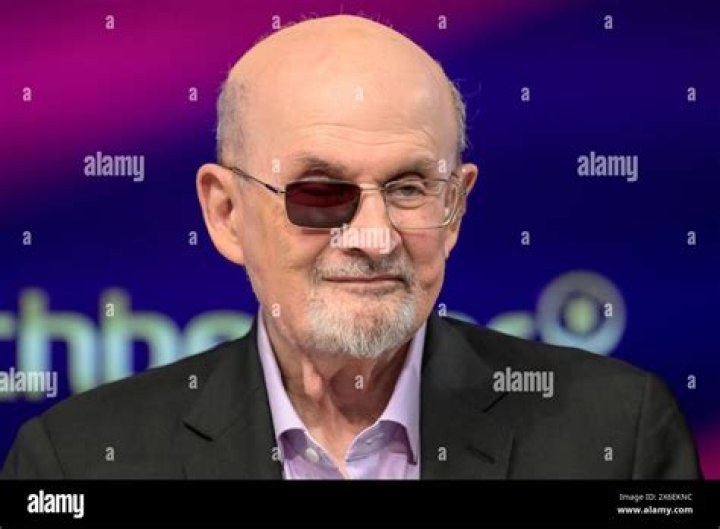 Salman Rushdie Biography - Facts, Childhood, Family Life & Achievements