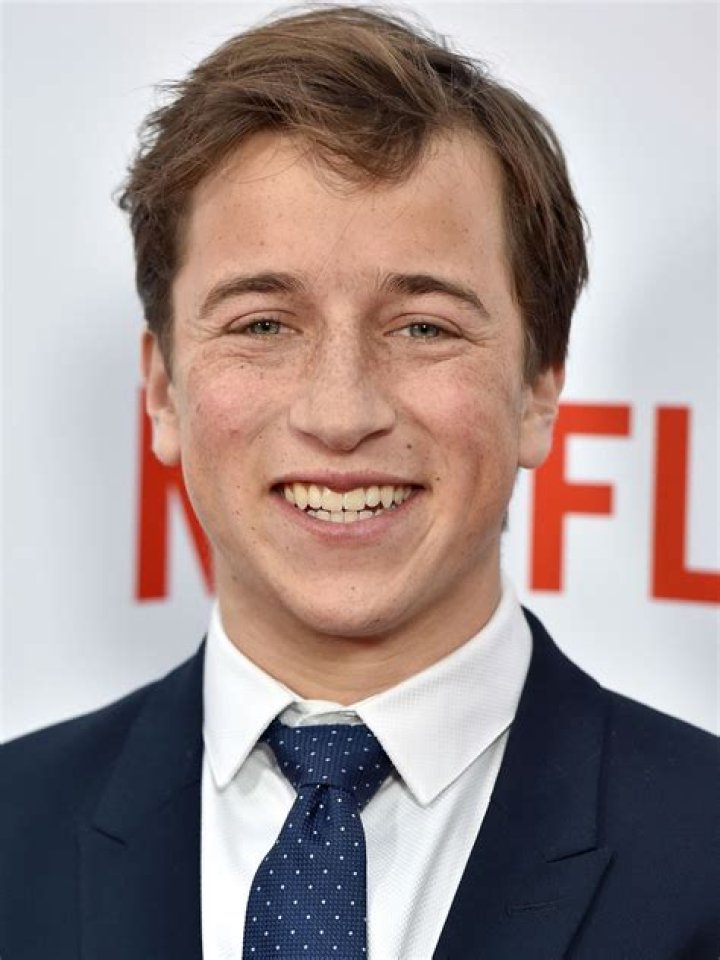 Skyler Gisondo Biography - Facts, Childhood, Family Life & Achievements