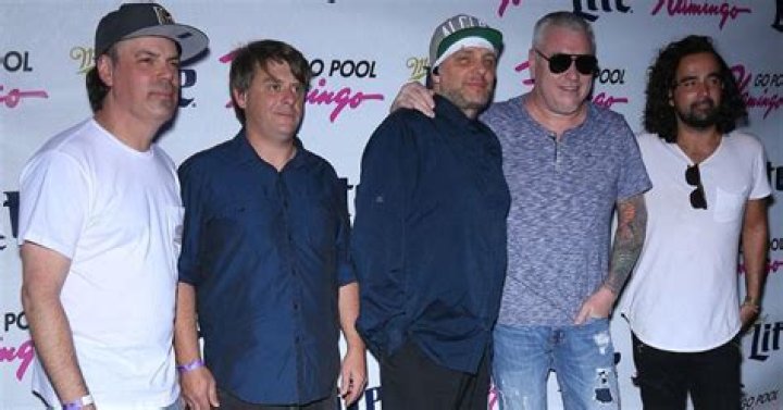 Smash Mouth’s Stever Harwell reportedly on his death bed