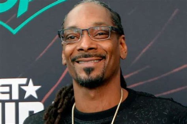 Snoop Dogg Gets Bashed By Women After He Suggests Ditching The Wigs And Growing Natural Hair – See This Video