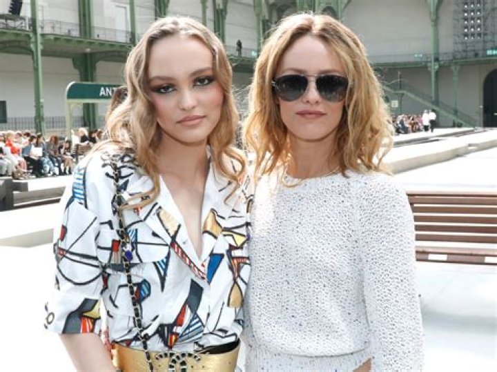 Where does Vanessa Bryant mother live?