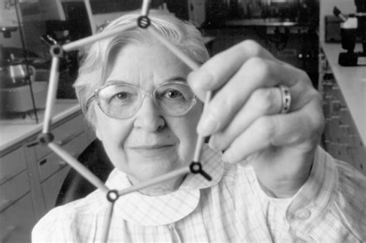 Stephanie Kwolek Biography - Childhood, Life Achievements & Timeline