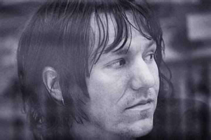 Elliott Smith Biography - Childhood, Life Achievements & Timeline