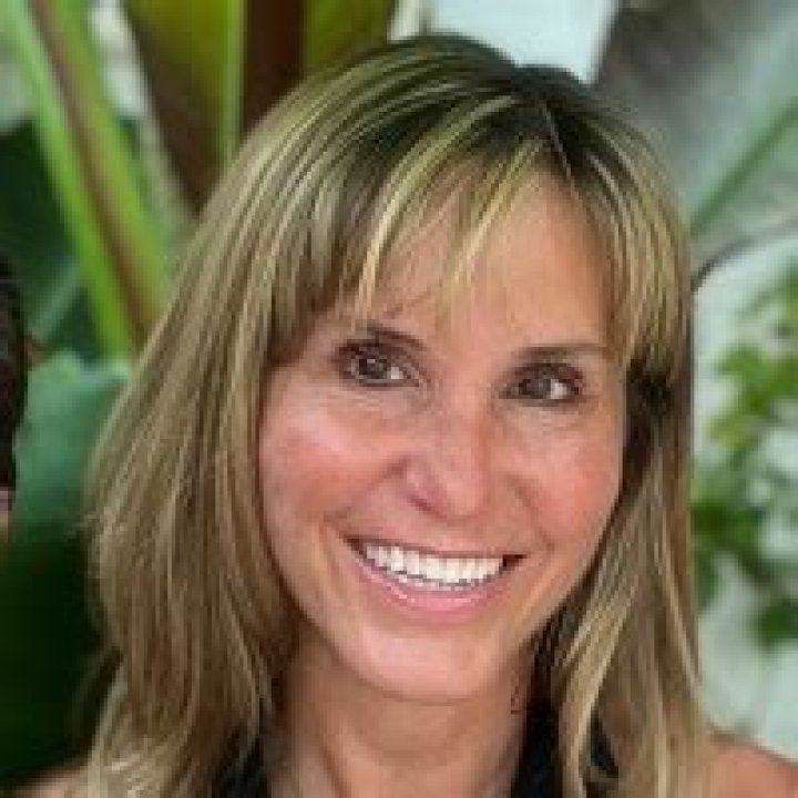 Dr. Suzanne Bennett, MD – Manhattan, KS