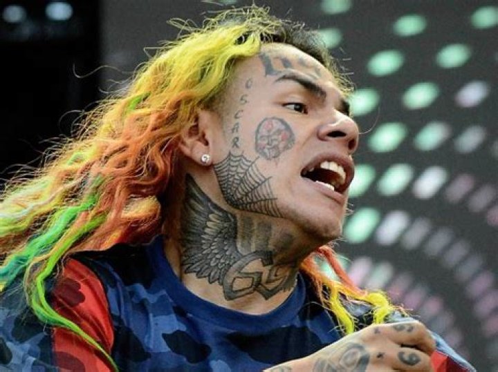 Tekashi 69 Online Bail Petition Gathers 21K Signatures Within 13 Hours – His GF Jade And Fans Are Showing Their Support For The Rapper