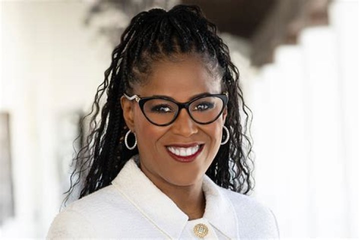 Thasunda Duckett Height, Weight, Net Worth, Age, Birthday, Wikipedia, Who, Instagram, Biography