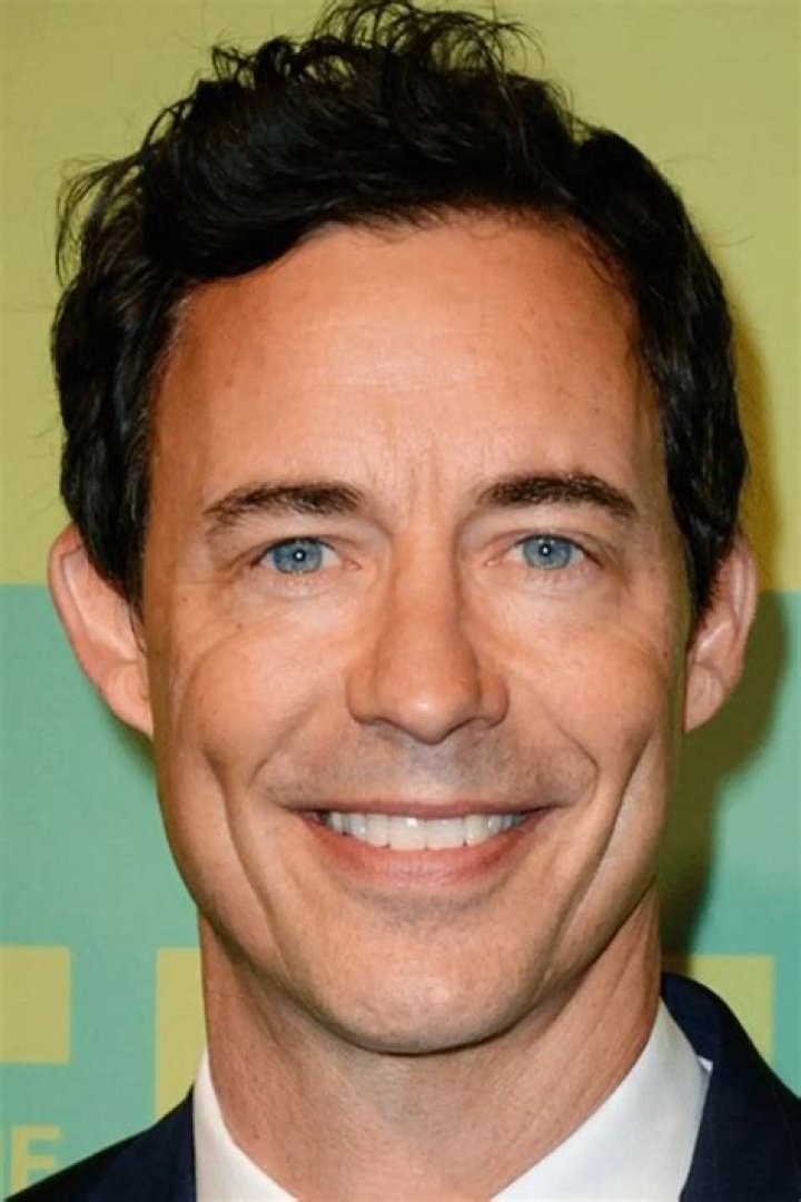 Tom Cavanagh Biography - Facts, Childhood, Family Life & Achievements