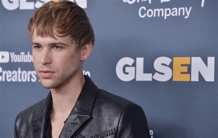 Tommy Dorfman – Bio, Facts, Family Life of Actor