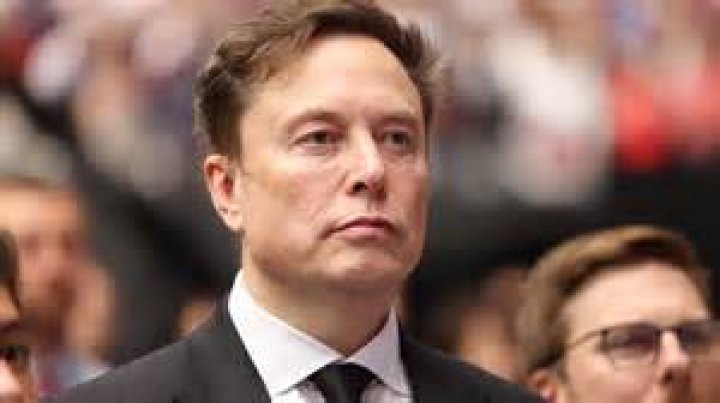 What degrees does Elon Musk have?
