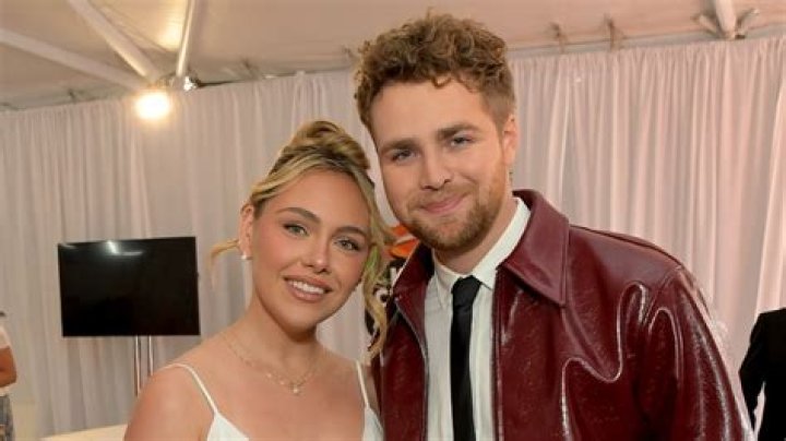 What is Alex Albon relationship with dad?