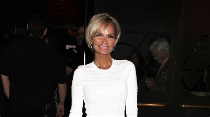 What is the age difference between Josh Bryant and Kristin Chenoweth?