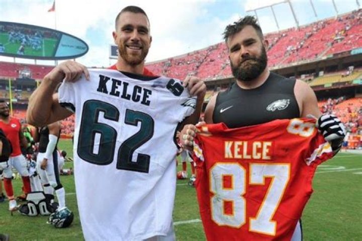 What is Travis Kelce height and weight?