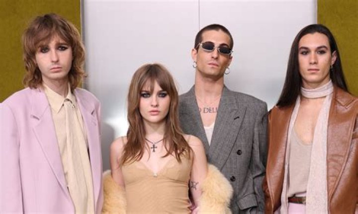 What religion is John Oliver? Is he a Muslim, Christian or Jew?