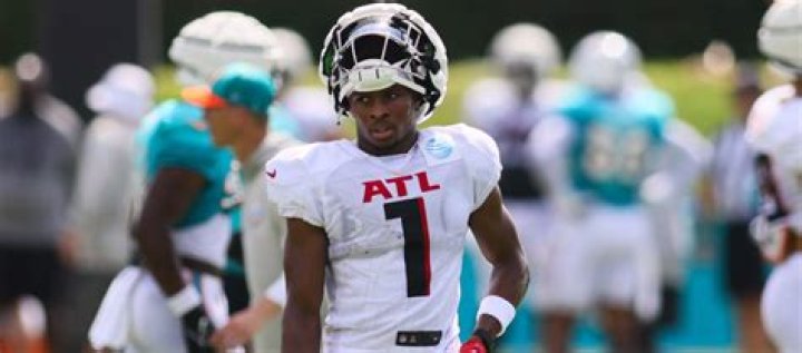 Where did Darnell Mooney go to college? Did Darnell Mooney play college football?