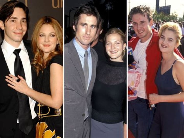 Which celebrities supported Drew Barrymore’s scabbing post on Instragram?