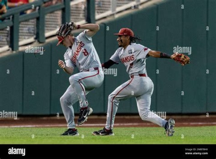 
Who Are Arkansas Shortstop Jalen Battles Parents? Where Is He From? 