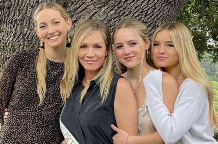 
Who are Jennie Garths Parents? Jennie Garth Biography, Parents Name, Nationality and More 