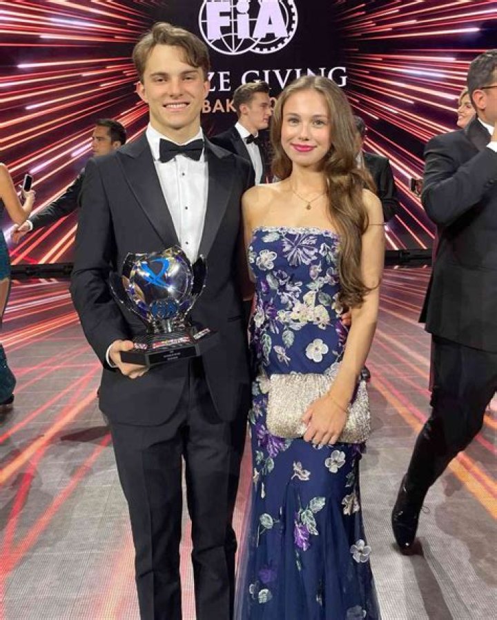 Who Are Oscar Piastri Parents? Girlfriend Age and Height