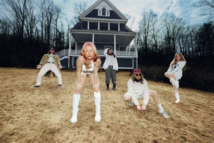 Who are Wet Leg band members? How old are the members of Wet Leg? What does Wet Leg mean in slang?