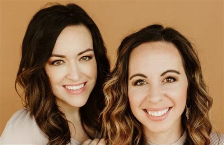 
Who Is Ashley Cummings, Whitney Cummings Sister? Her Age, Net Worth & Husband 