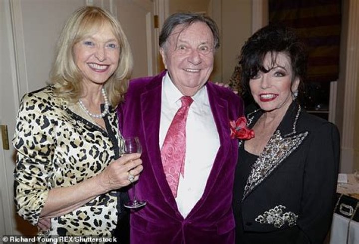 Who is Barry Humphries wife Elizabeth Spender?