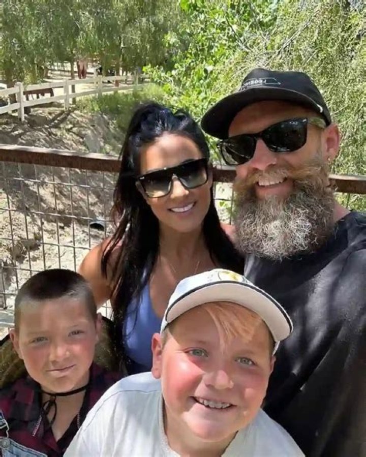 Who is Courtney Tillia? Age, Husband, The Teacher Turned Onlyfans Star?