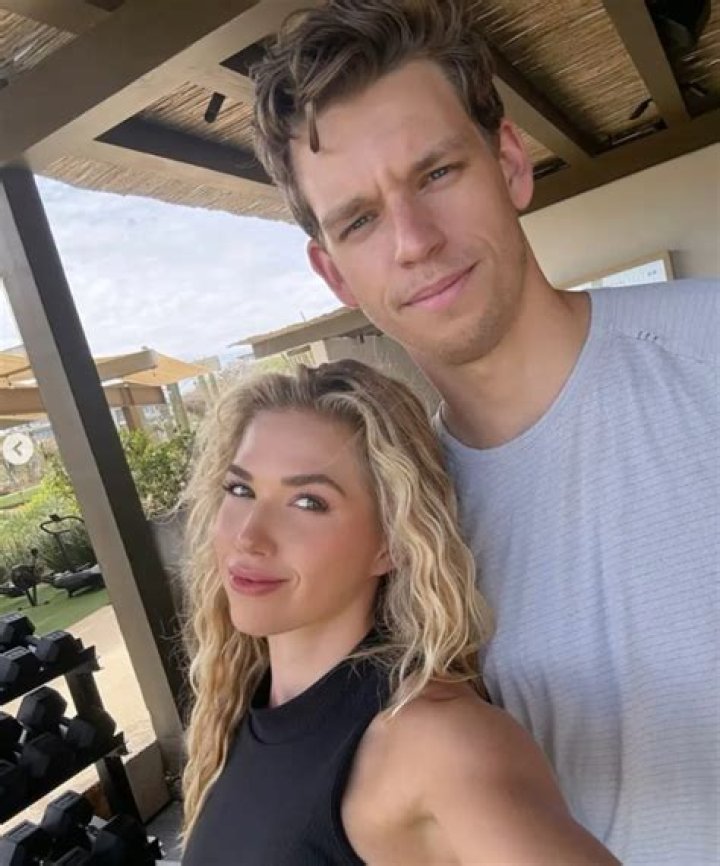 Who is Derek Lunsford's wife Jhelsin Mabaga? Model's Bio, age, photos, Instagram