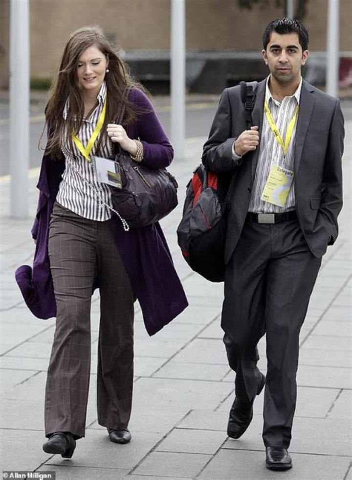
Who Is Gail Lythgoe Husband Humza Haroon | Divorce Story And Relationship 