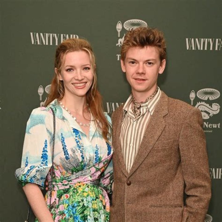 Who Is Genevieve Hannelius Boyfriend? Her Dating History