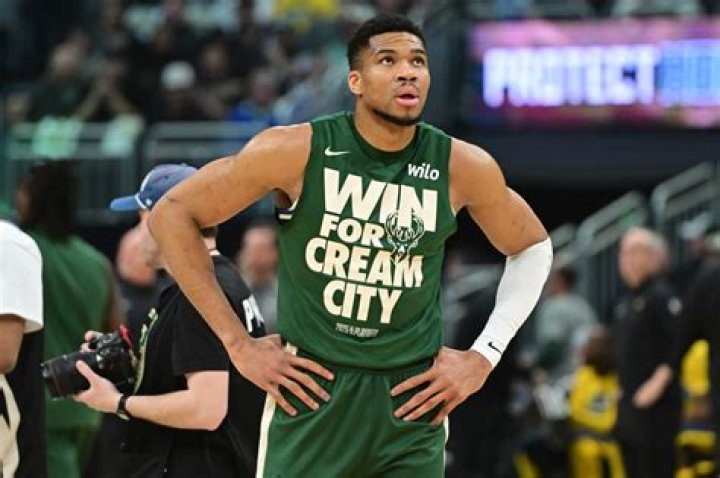 Who is Giannis Antetokounmpo? See Net-worth, Quote, Awards, Fact, Wiki