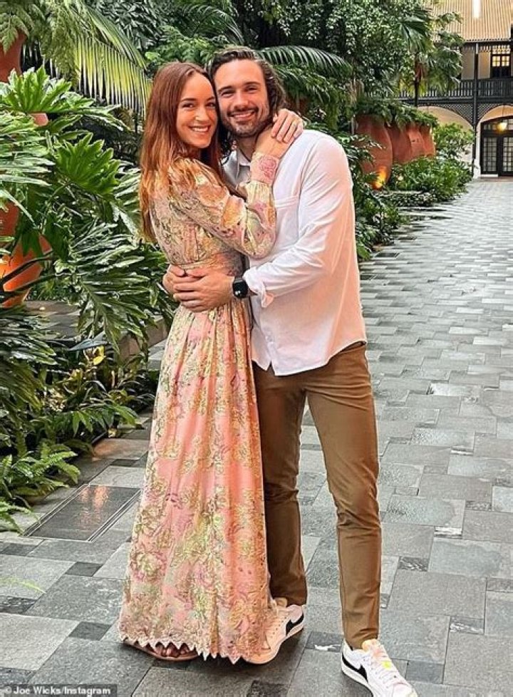 Who is Joe Wicks Girlfriend Turned Wife Rosie Jones? Net Worth, Daughter, Married – The Body Coach Age, Height, Weight