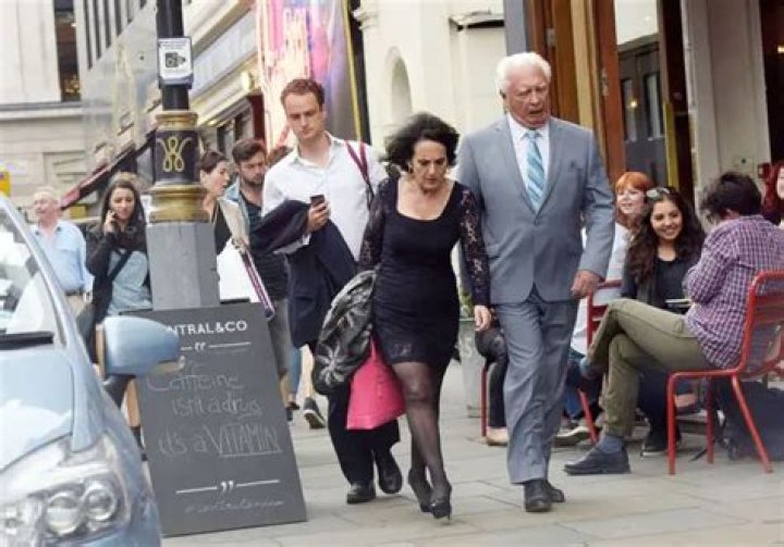 
Who Is Lesley Joseph’s Husband? Explore Her Married Life 