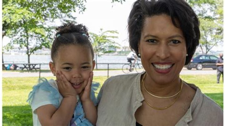 Who is Muriel Bowser Wikipedia, Biography, Husband and Partner? Her Family and Daughter