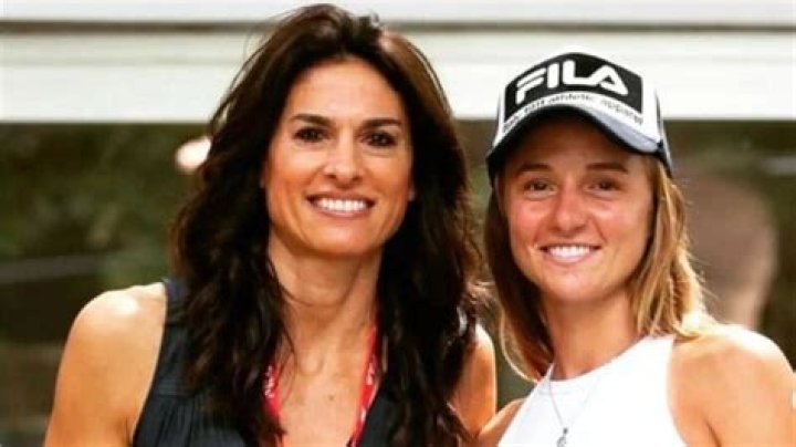 Who is Nadia Podoroska girlfriend Gabriela Sabatin?