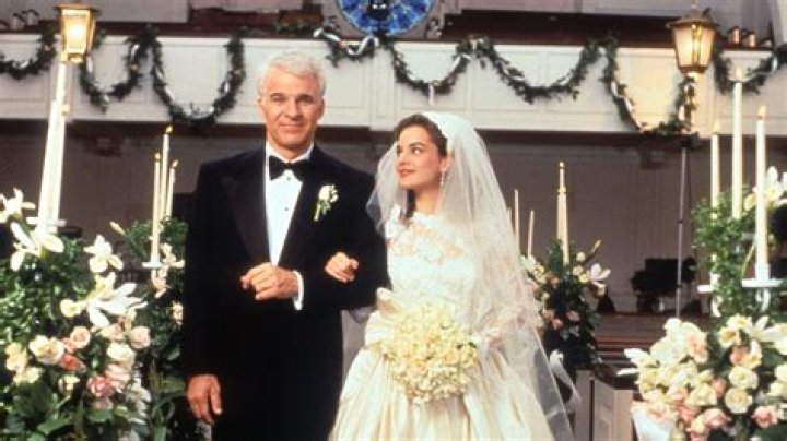 Who lives in the Father of the Bride house? – Celebrity