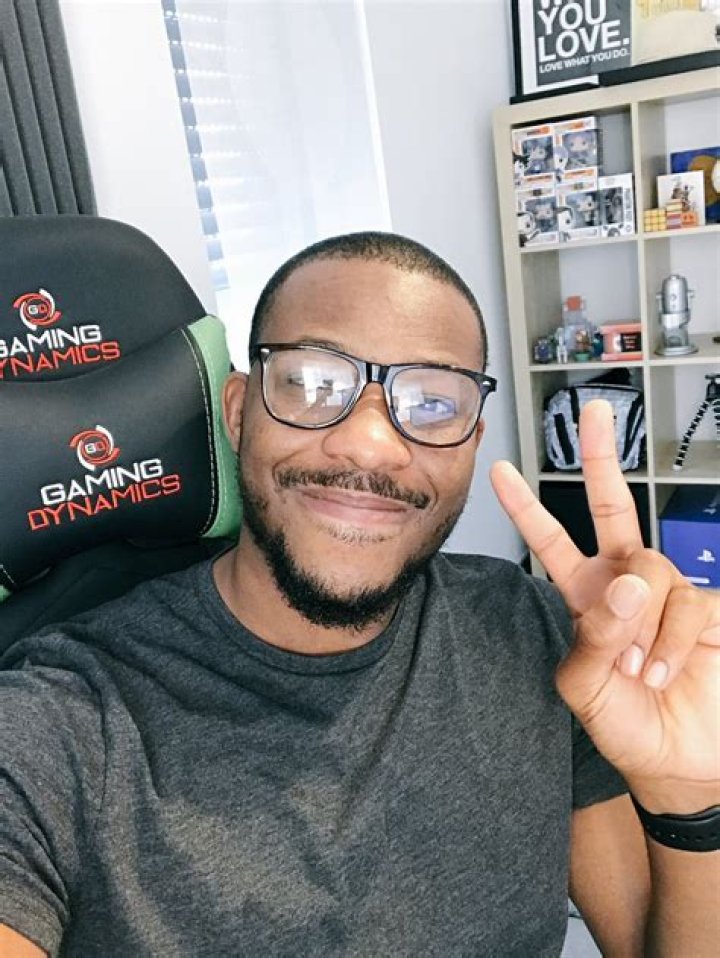 
Who REALLY is BigBStatz? Wiki Biography, age, girlfriend, net worth 