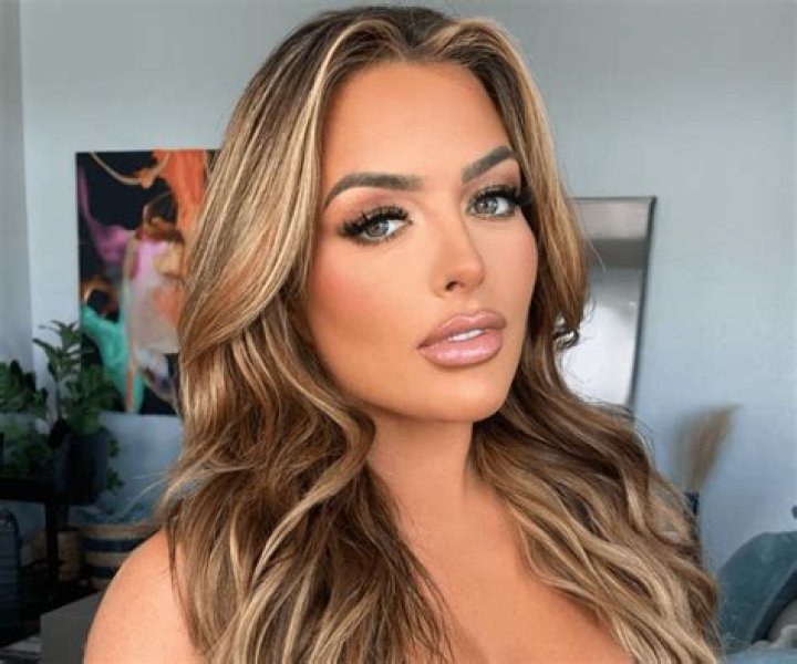 WWE's Mandy Rose Shares Swimsuit Photo of "Yacht Tings"