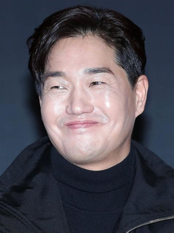 Yoo Ji Tae Wiki, Wife, Age, Net Worth, Height, Parents & More