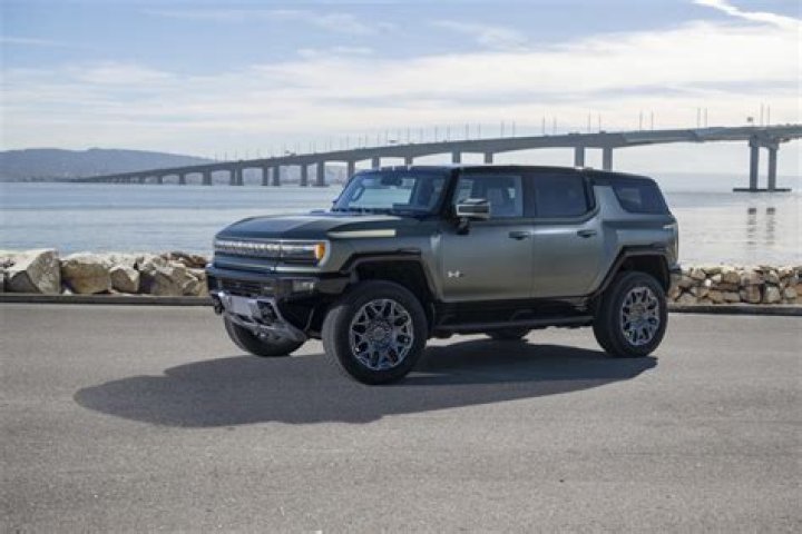 Why was YouTube’s ‘The Fast Lane Truck’ left stranded in a brand new GMC Hummer EV?